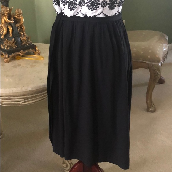 Loft Dress - Picture 4 of 7